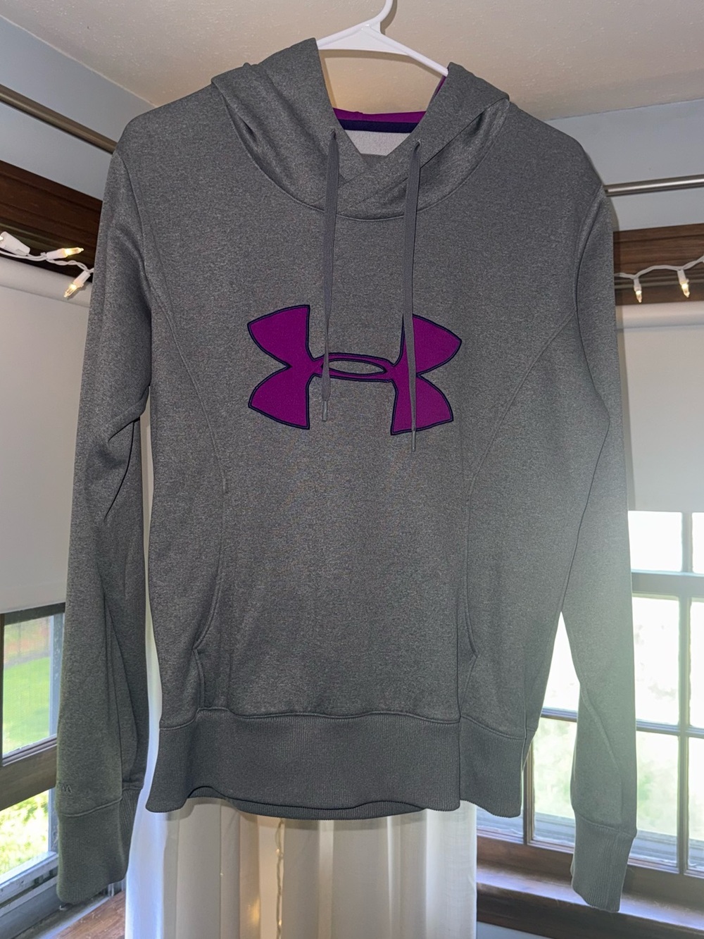 Under Armour Women's Hoodie | Size Medium